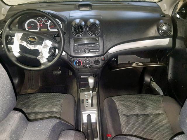 KL1TD56E09B627369 - 2009 CHEVROLET AVEO LS SILVER photo 9