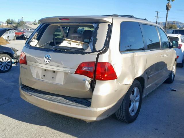 2V8HW34199R501093 - 2009 VOLKSWAGEN ROUTAN SE GOLD photo 4