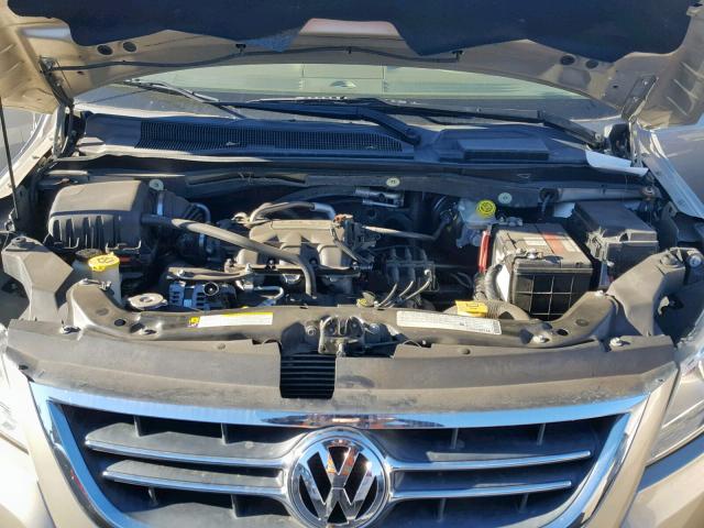 2V8HW34199R501093 - 2009 VOLKSWAGEN ROUTAN SE GOLD photo 7