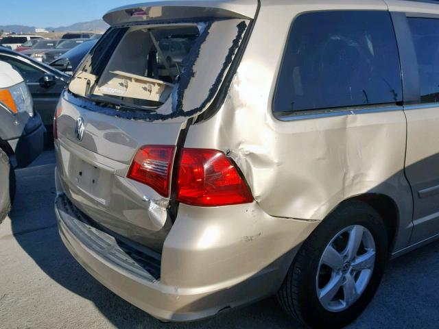 2V8HW34199R501093 - 2009 VOLKSWAGEN ROUTAN SE GOLD photo 9