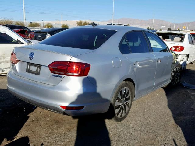 3VW637AJ9EM332635 - 2014 VOLKSWAGEN JETTA HYBR SILVER photo 4