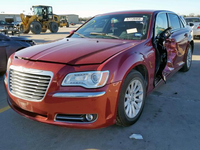 2C3CCAAG5DH658621 - 2013 CHRYSLER 300 RED photo 9