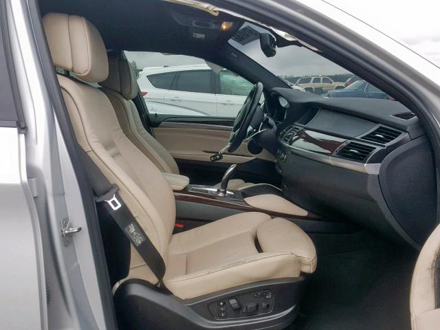 5UXFG8C57BLZ95792 - 2011 BMW X6 XDRIVE5 Күміс фото 5