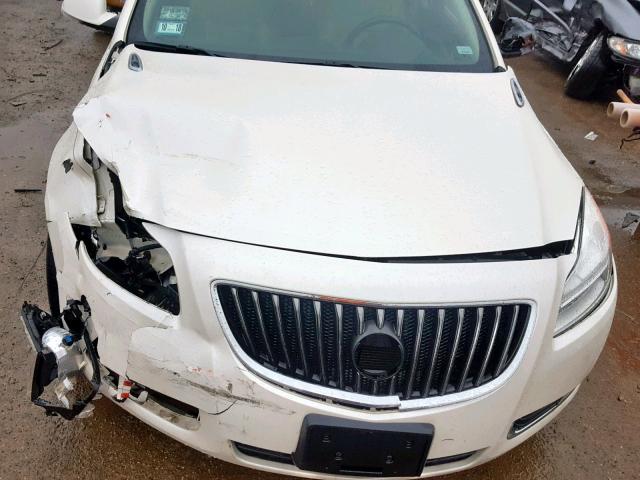 2G4GS5EV7C9212930 - 2012 BUICK REGAL PREM WHITE photo 7