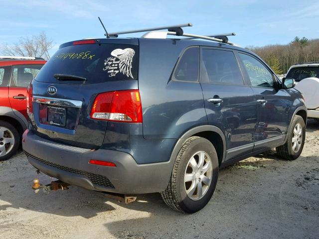 5XYKT4A11BG138383 - 2011 KIA SORENTO BA BLUE photo 4