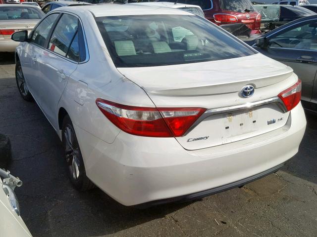 4T1BD1FK8FU172771 - 2015 TOYOTA CAMRY HYBR WHITE photo 3