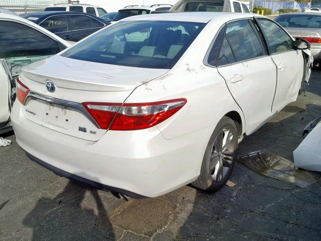 4T1BD1FK8FU172771 - 2015 TOYOTA CAMRY HYBR WHITE photo 4