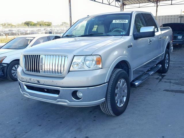 5LTPW185X6FJ12956 - 2006 LINCOLN MARK LT SILVER photo 2