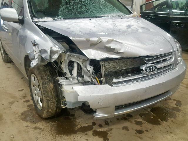 KNDMB133186264473 - 2008 KIA SEDONA SILVER photo 9