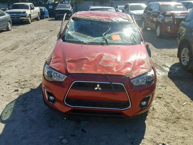 4A4AP3AU0FE061923 - 2015 MITSUBISHI OUTLANDER RED photo 9