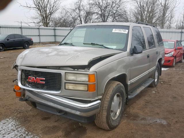 1GKEK13R6WJ735038 - 1998 GMC YUKON GOLD photo 2