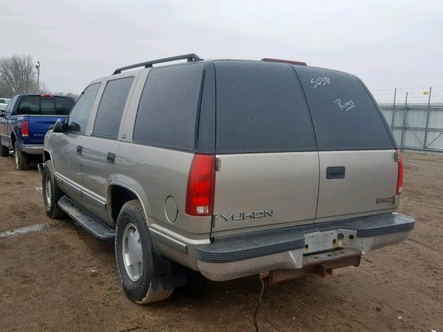 1GKEK13R6WJ735038 - 1998 GMC YUKON GOLD photo 3