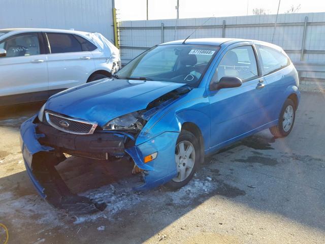 1FAFP31N77W294334 - 2007 FORD FOCUS ZX3 BLUE photo 2