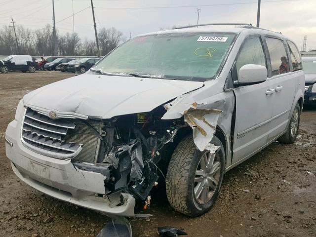 2A4RR5DX9AR290340 - 2010 CHRYSLER TOWN & COU SILVER photo 2