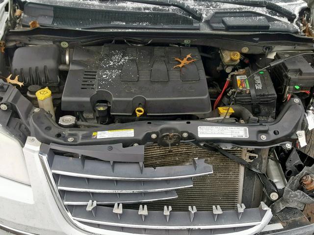 2A4RR5DX9AR290340 - 2010 CHRYSLER TOWN & COU SILVER photo 7