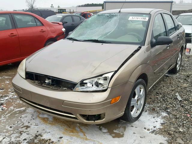 1FAFP34N35W268984 - 2005 FORD FOCUS ZX4 BROWN photo 2