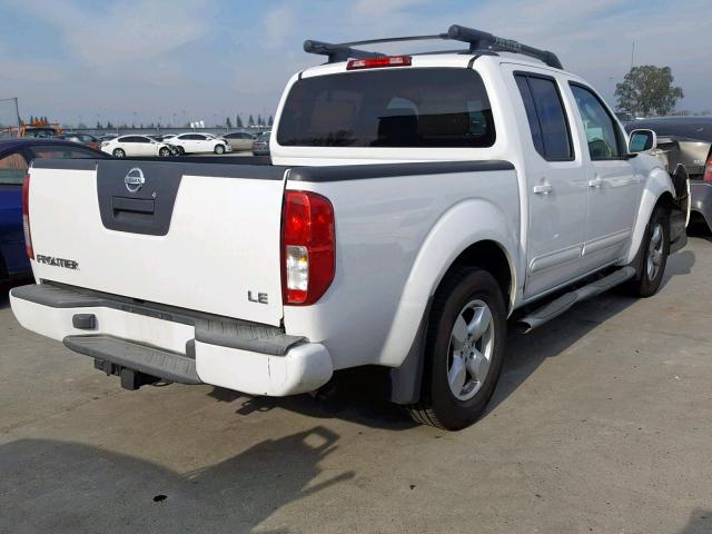 1N6AD07U45C422650 - 2005 NISSAN FRONTIER C WHITE photo 4