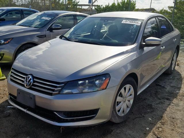 1VWAP7A36DC002466 - 2013 VOLKSWAGEN PASSAT S SILVER photo 2