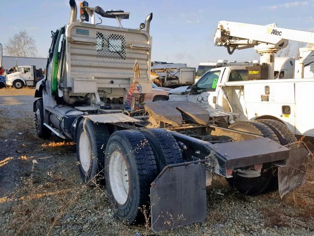 2FWJA3CV76AV32806 - 2006 STERLING TRUCK AT 9500 WHITE photo 3