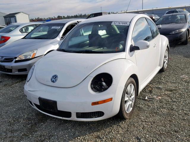 3VWPG31C39M509611 - 2009 VOLKSWAGEN NEW BEETLE WHITE photo 2