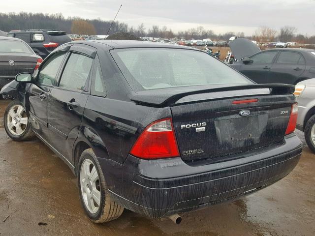 1FAFP34N35W283677 - 2005 FORD FOCUS ZX4 BLACK photo 3