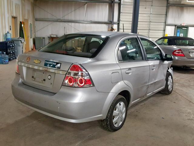 KL1TD56E79B609483 - 2009 CHEVROLET AVEO LS SILVER photo 4