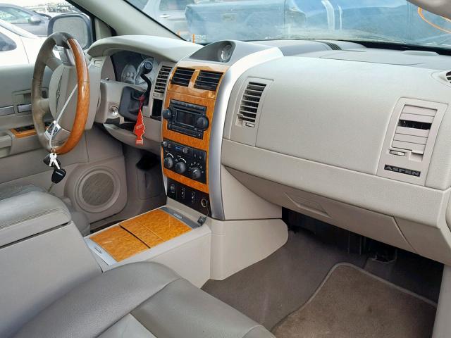 1A8HX582X7F525424 - 2007 CHRYSLER ASPEN LIMI SILVER photo 9