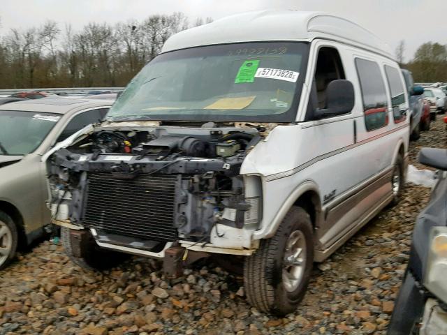 1GDFG15R911230615 - 2001 GMC SAVANA RV WHITE photo 2