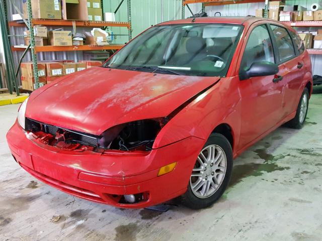 1FAFP37N56W204538 - 2006 FORD FOCUS ZX5 RED photo 2