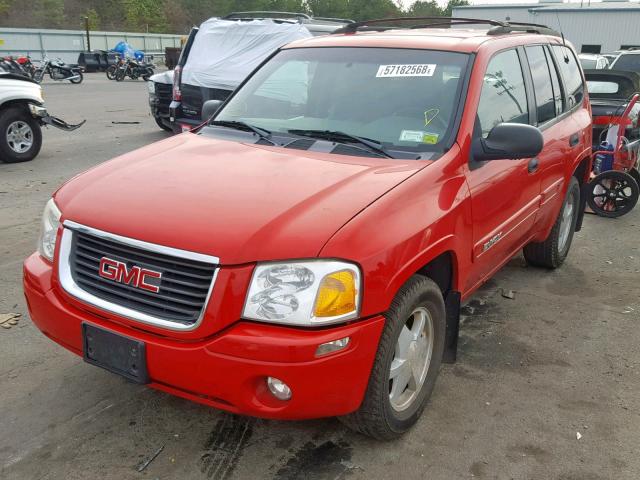 1GKDT13S522217213 - 2002 GMC ENVOY RED photo 2