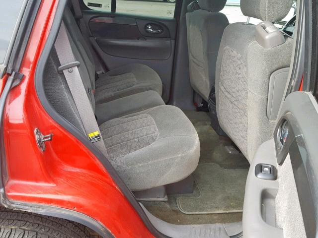 1GKDT13S522217213 - 2002 GMC ENVOY RED photo 6