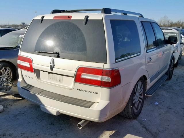5LMFU27527LJ20654 - 2007 LINCOLN NAVIGATOR WHITE photo 4