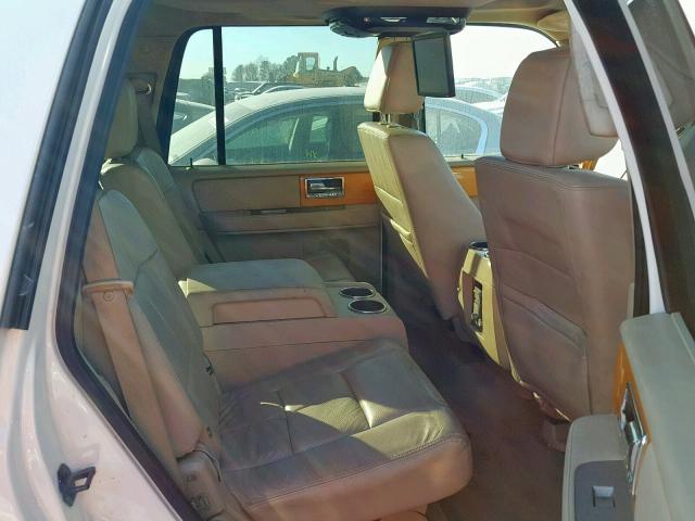 5LMFU27527LJ20654 - 2007 LINCOLN NAVIGATOR WHITE photo 6