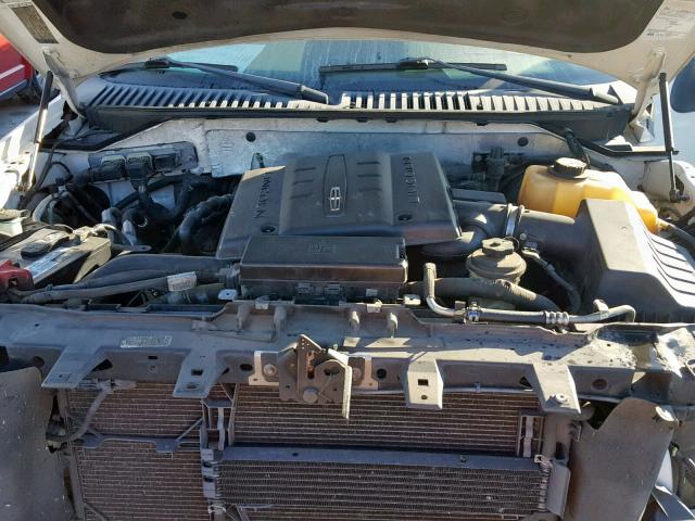 5LMFU27527LJ20654 - 2007 LINCOLN NAVIGATOR WHITE photo 7