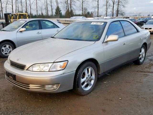 JT8BF28G5X0205357 - 1999 LEXUS ES 300 SILVER photo 2