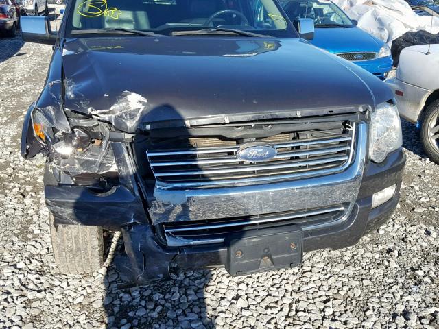 1FMEU758X7UA74266 - 2007 FORD EXPLORER L GRAY photo 9