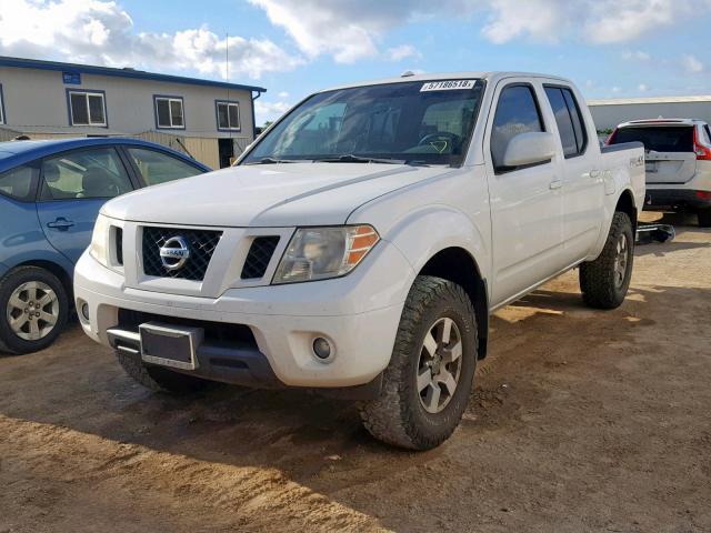 1N6AD07W09C414620 - 2009 NISSAN FRONTIER C WHITE photo 2