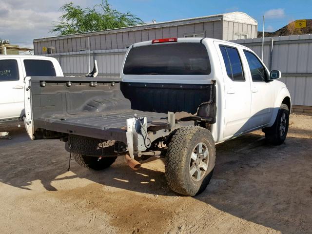 1N6AD07W09C414620 - 2009 NISSAN FRONTIER C WHITE photo 4