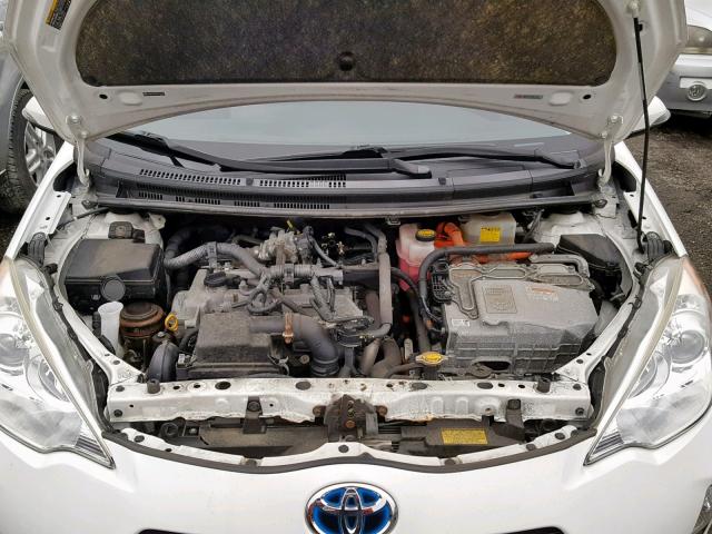 JTDKDTB34D1533622 - 2013 TOYOTA PRIUS C WHITE photo 7