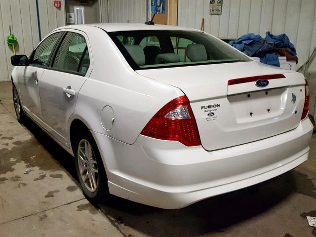 3FAHP0GAXBR114299 - 2011 FORD FUSION S WHITE photo 3