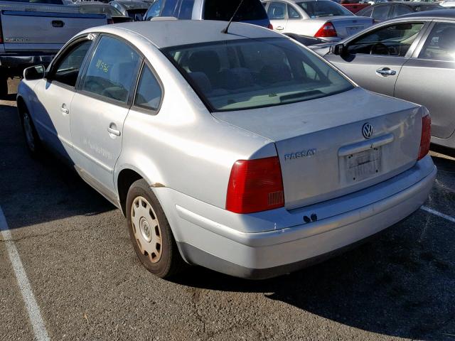 WVWAC63B91E005102 - 2001 VOLKSWAGEN PASSAT GLS GRAY photo 3