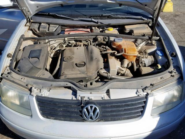 WVWAC63B91E005102 - 2001 VOLKSWAGEN PASSAT GLS GRAY photo 7