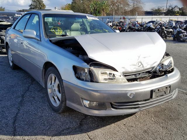 JT8BF28G010328233 - 2001 LEXUS ES 300 SILVER photo 1