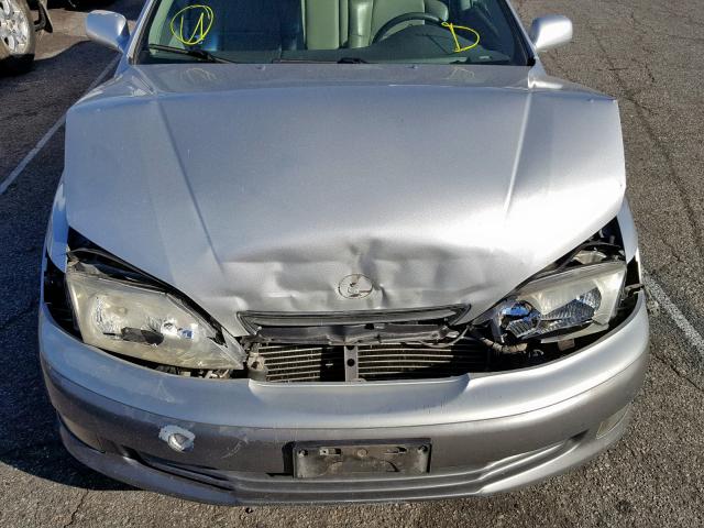 JT8BF28G010328233 - 2001 LEXUS ES 300 SILVER photo 7