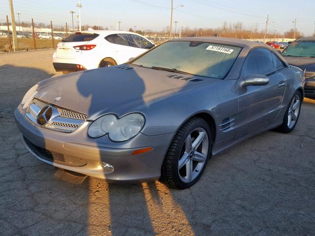 WDBSK75F95F096643 - 2005 MERCEDES-BENZ SL 500 SILVER photo 2