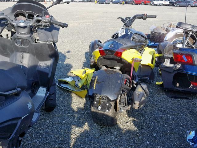 2BXNABC18EV000089 - 2014 CAN-AM SPYDER YELLOW photo 4