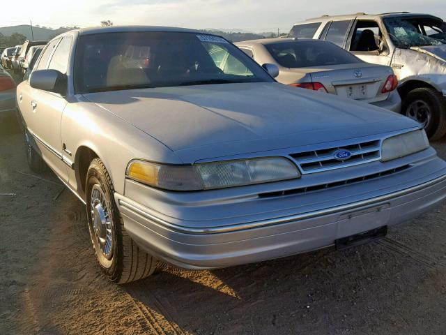 2FALP7196VX162874 - 1997 FORD CROWN VICT SILVER photo 1