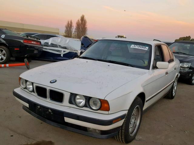 WBAHE2313RGE84061 - 1994 BMW 530 I AUTO WHITE photo 2