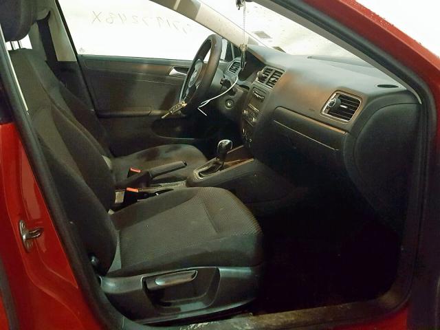 3VW2K7AJ6DM253679 - 2013 VOLKSWAGEN JETTA BASE Կարմիր լուսանկար 5