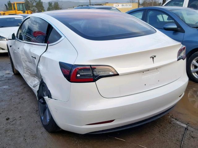 5YJ3E1EA5JF026330 - 2018 TESLA MODEL 3 WHITE photo 3